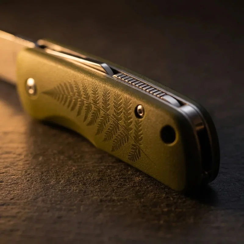 Swiza D04 — Swiss Pocket Knife 11-Function Olive Fern Edition Handle - 3